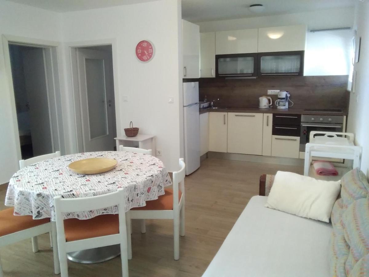 Apartmani Mateo Primosten Luaran gambar